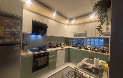 Tarabya Mahallesi Sahile Yurume Mesafesinde 2+1 Satılık Daire
