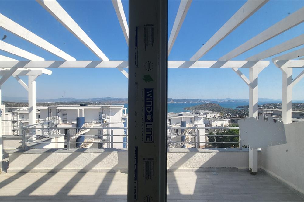 Sea view apartment for sale in Kıyıkışlacık complex