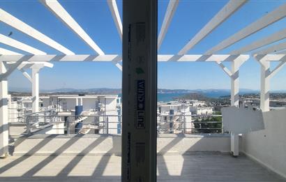Sea view apartment for sale in Kıyıkışlacık complex
