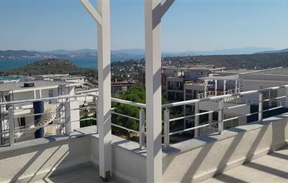 Sea view apartment for sale in Kıyıkışlacık complex