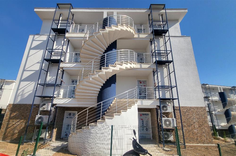 Sea view apartment for sale in Kıyıkışlacık complex