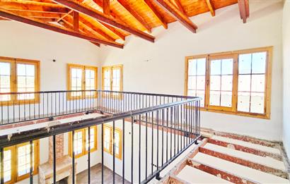 Datça Karaköyde 220 m2 Arsa içinde Taş ev ve Müştemilatı 