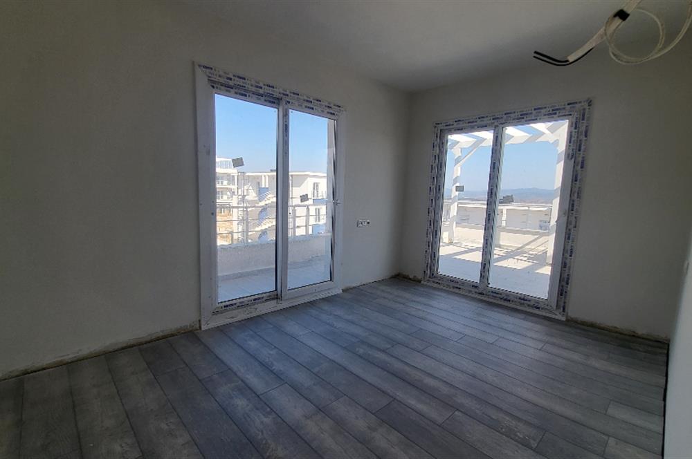 Sea view apartment for sale in Kıyıkışlacık complex