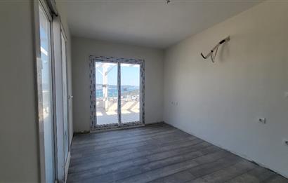 Sea view apartment for sale in Kıyıkışlacık complex