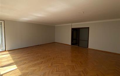 Şişli Teşvikiyede Prestijli Konumda Kiralık Ferah 4+1 Daire