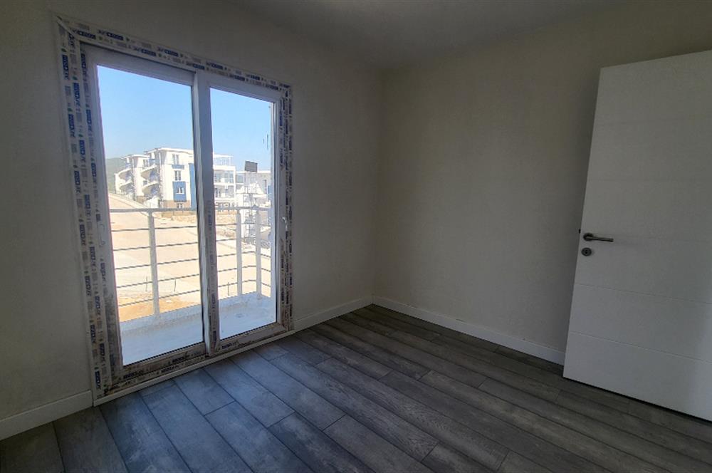 Sea view apartment for sale in Kıyıkışlacık complex
