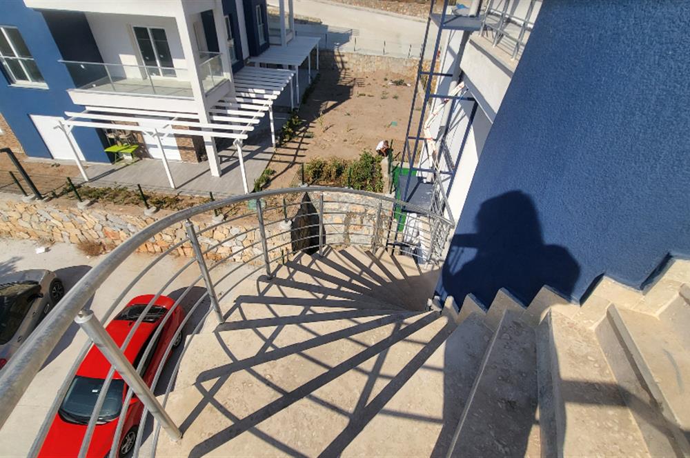 Sea view apartment for sale in Kıyıkışlacık complex