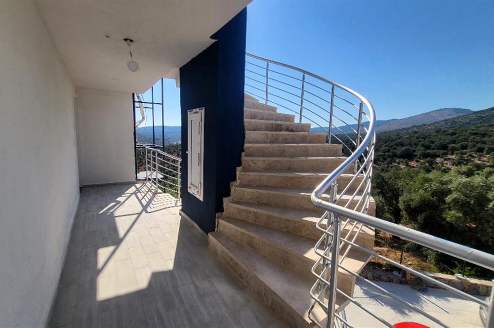 Sea view apartment for sale in Kıyıkışlacık complex