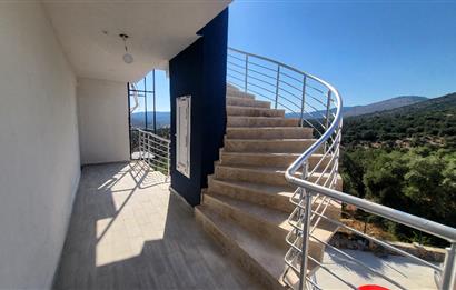 Sea view apartment for sale in Kıyıkışlacık complex