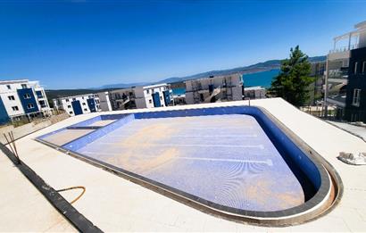 Sea view apartment for sale in Kıyıkışlacık complex