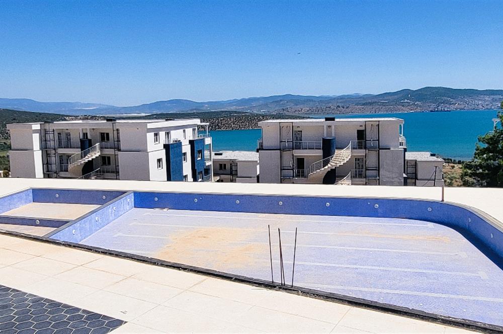 Sea view apartment for sale in Kıyıkışlacık complex