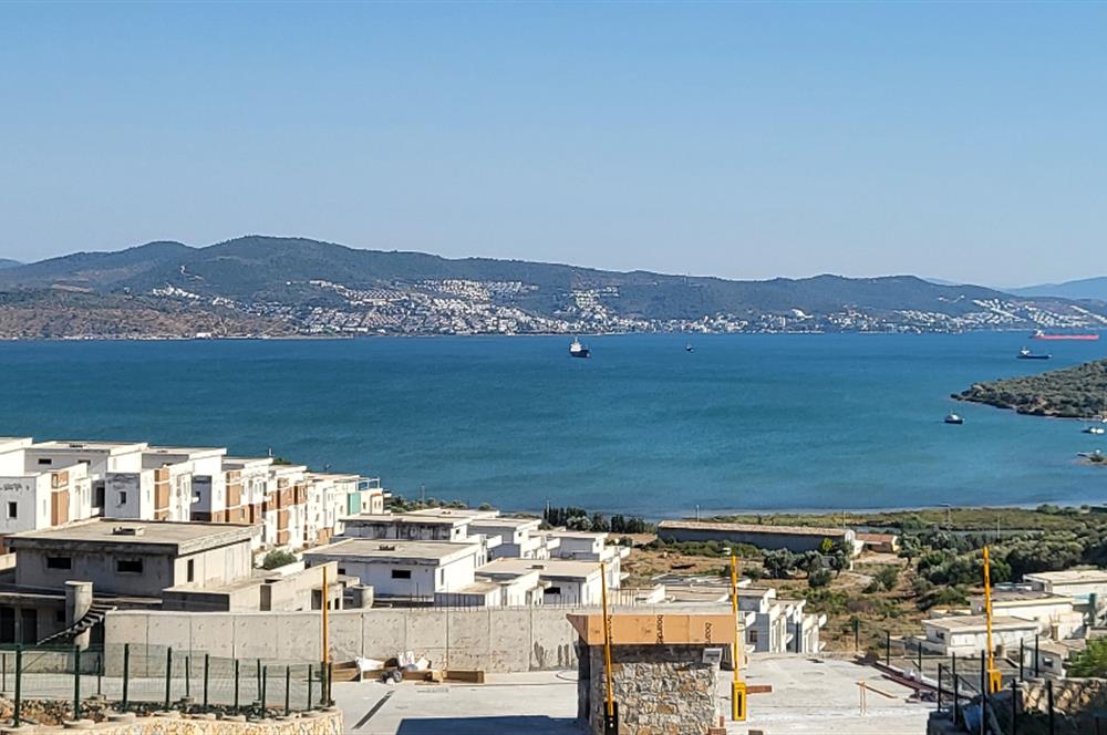 Sea view apartment for sale in Kıyıkışlacık complex