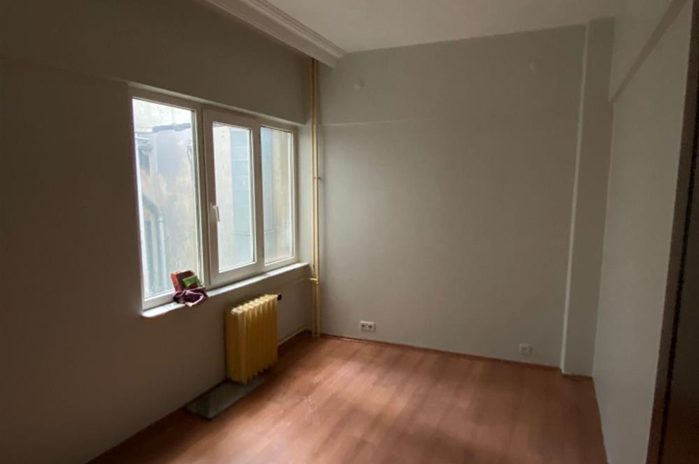 Şişli Teşvikiyede Prestijli Konumda Kiralık Ferah 4+1 Daire