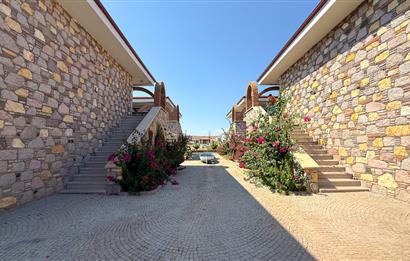 Küçükköyde Satılık, Taş Mimarili Han İçinde,Havuzlu 1+1 Daire