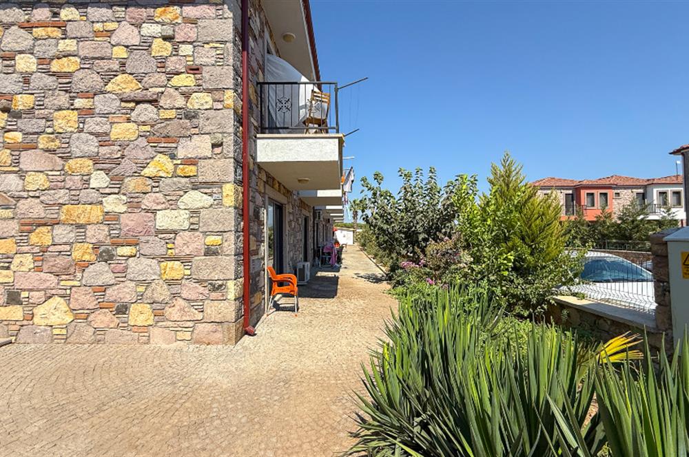 Küçükköyde Satılık, Taş Mimarili Han İçinde,Havuzlu 1+1 Daire