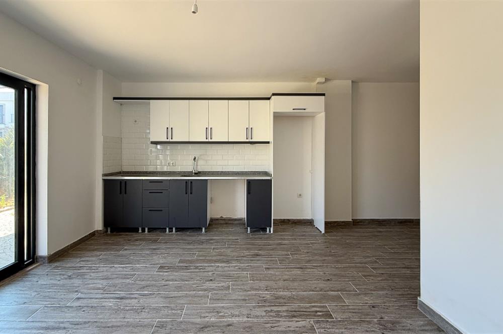 Küçükköyde Satılık, Taş Mimarili Han İçinde,Havuzlu 1+1 Daire