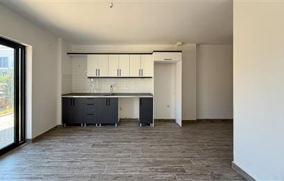 Küçükköyde Satılık, Taş Mimarili Han İçinde,Havuzlu 1+1 Daire