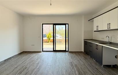 Küçükköyde Satılık, Taş Mimarili Han İçinde,Havuzlu 1+1 Daire