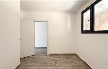 Küçükköyde Satılık, Taş Mimarili Han İçinde,Havuzlu 1+1 Daire