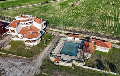 Muğla Yatağan'da Anayol üzeri AVM karşısı, Özel havuzlu Satılık Müstakil Villa