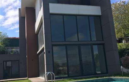 Çekmeköy Reşadiye'de Müstakil Ultra Lüks Tripleks 5+2 Villa