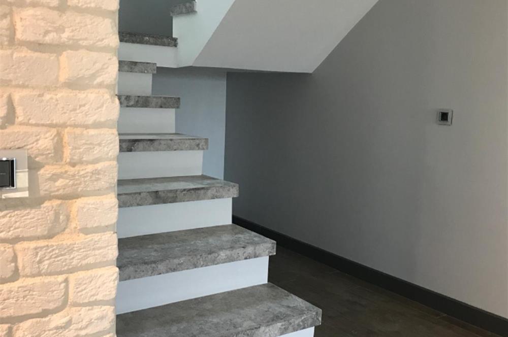 Çekmeköy Reşadiye'de Ultra Lüks 1 adet Tripleks Villa & 1 adet 2 katlı Villa