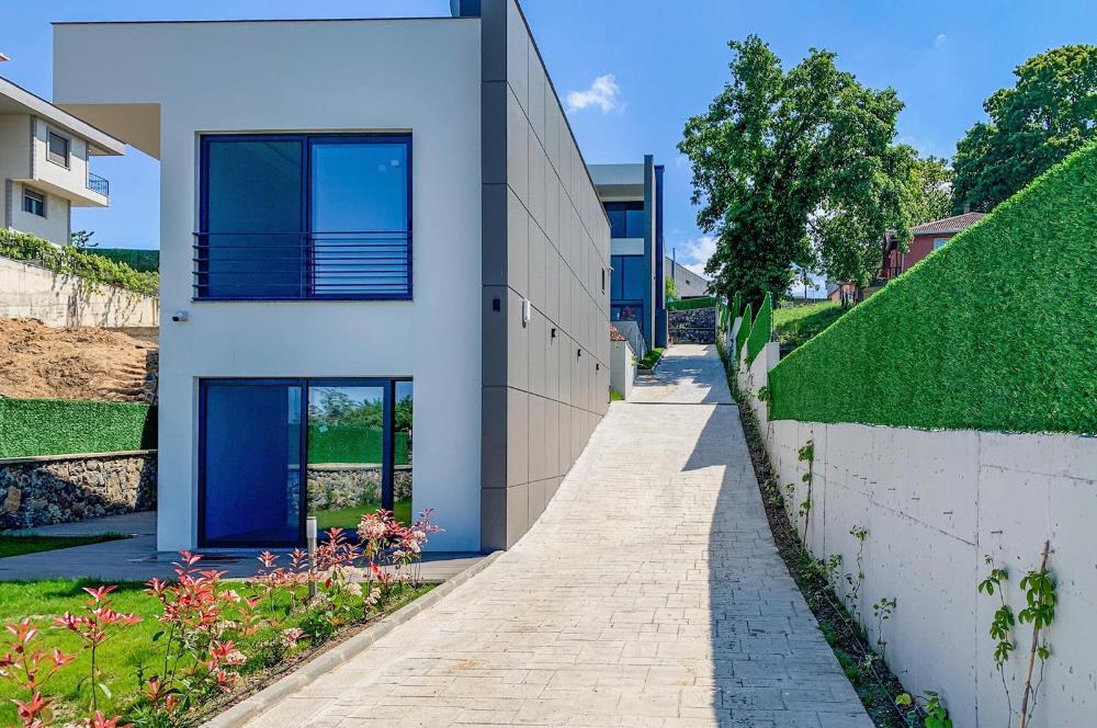 Çekmeköy Reşadiye'de Ultra Lüks 1 adet Tripleks Villa & 1 adet 2 katlı Villa