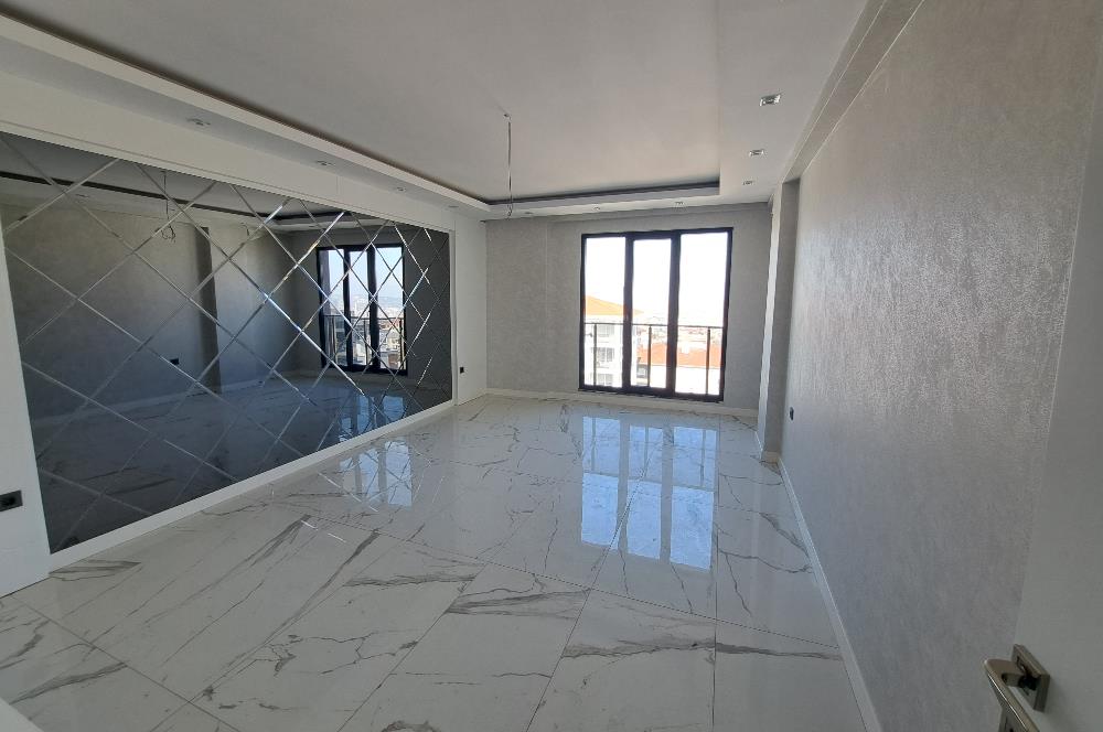 ŞEMİKLERDE HAVUZLU SİTEDE KİRALIK DAİRE