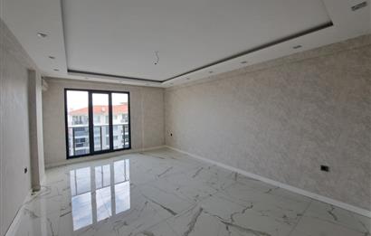 ŞEMİKLERDE HAVUZLU SİTEDE KİRALIK DAİRE