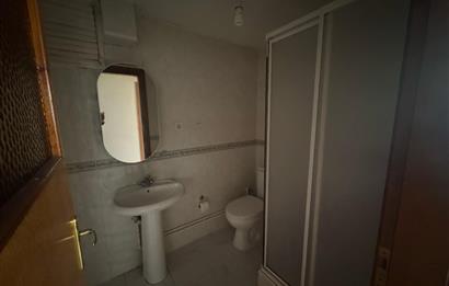EMRE SİTESİ'NDE KİRALIK GENİŞ VE BALKONLU 1+1 DAİRE