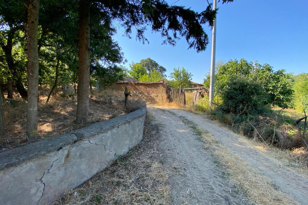 C21BAL'DAN KARESİ KIRMIZILAR MH 1321 M2 SATILIK KAGİR EV VE ARSA