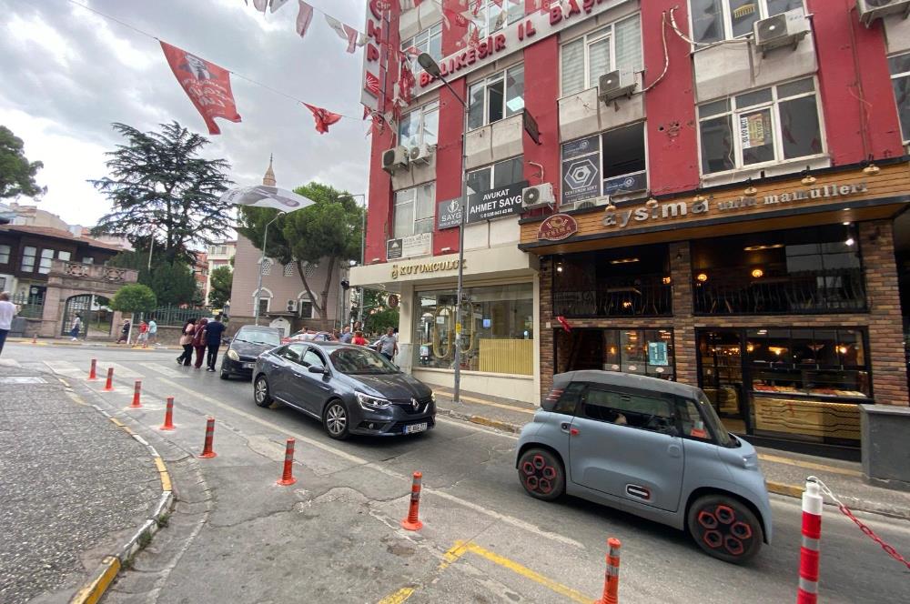 C21 BAL'DAN KIZILAY CD. ÜZERİ TABELA DEĞERİ YÜKSEK KİRALIK OFİS