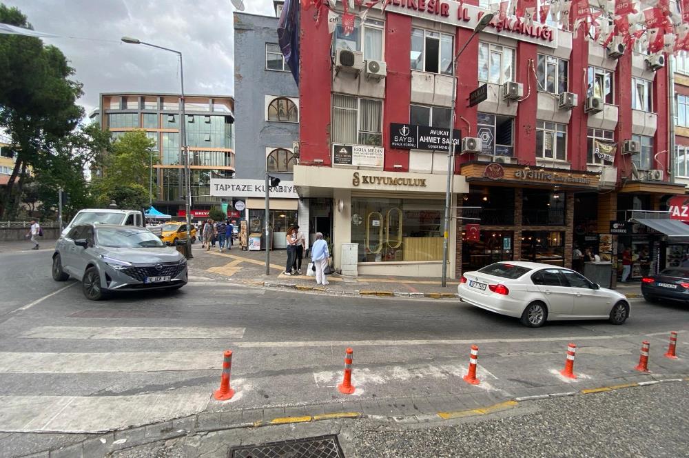 C21 BAL'DAN KIZILAY CD. ÜZERİ TABELA DEĞERİ YÜKSEK KİRALIK OFİS