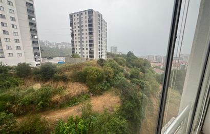 KAŞÜSTÜ MERKEZ DE ÖZKE SİTESİ SATILIK DAİRE