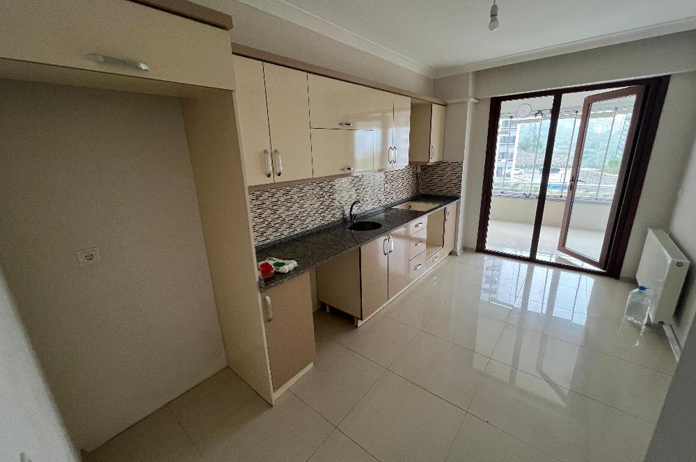 KAŞÜSTÜ MERKEZ DE ÖZKE SİTESİ SATILIK DAİRE