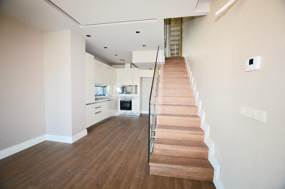 Zekeriyaköy Terrace Hayat Sitesi'nde Kiralık Tripleks Villa