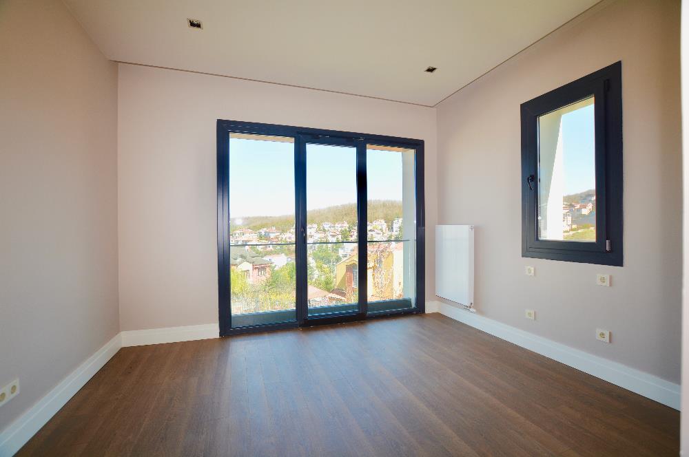 Zekeriyaköy Terrace Hayat Sitesi'nde Kiralık Tripleks Villa