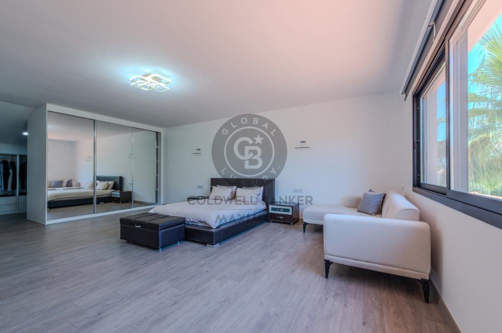 KKTC Girne Ozanköy Ultra Lüks Havuzlu ve Geniş Bahçeli Satılık 4+1 Villa