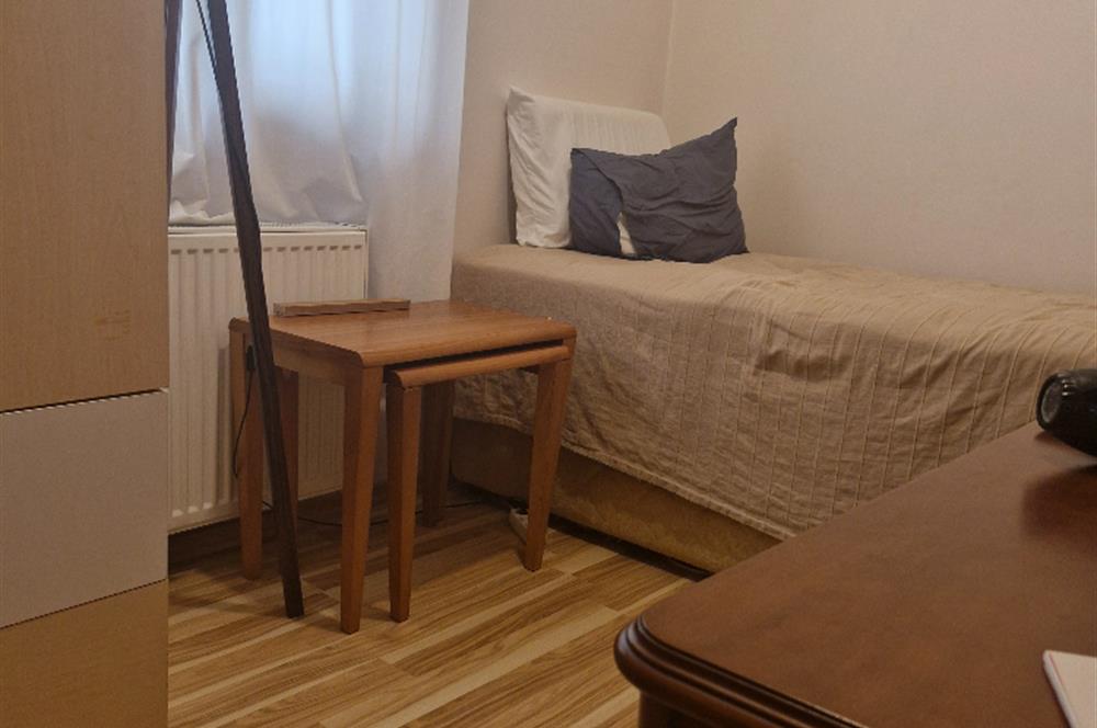 ŞERİFALİ İNCİPARK EVLERİ'NDE KULLANIŞLI FERAH 2+1 DAİRE