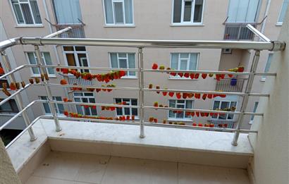 CENTURY 21 VİZYONDAN ALİ FUAT GÜVEN CADDESİNDE EŞYALI 3+0