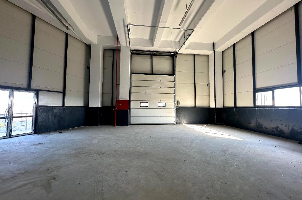 VELİKÖY OSB 'DE 3600 M2 KULLANIMA HAZIR BİNA