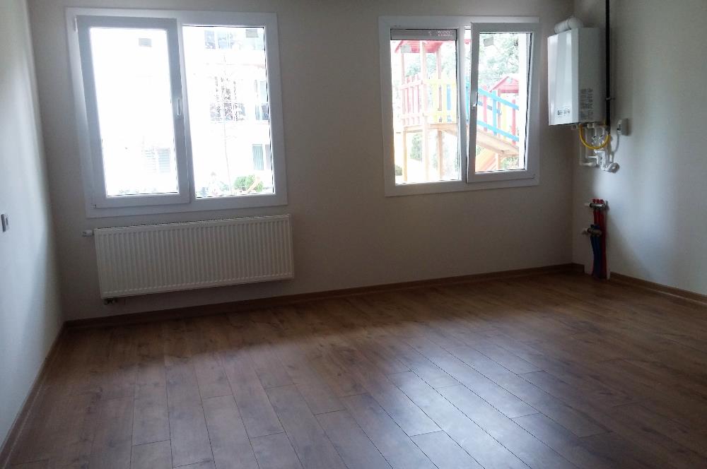 Gürpınar cuma pazarının yanında site içerisinde kiralık 1+1 daire