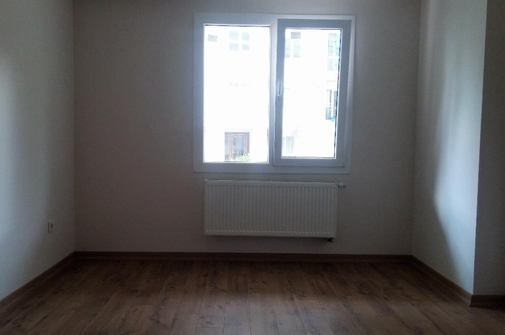 Gürpınar cuma pazarının yanında site içerisinde kiralık 1+1 daire