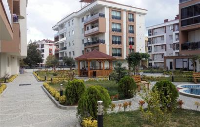 Gürpınar cuma pazarının yanında site içerisinde kiralık 1+1 daire