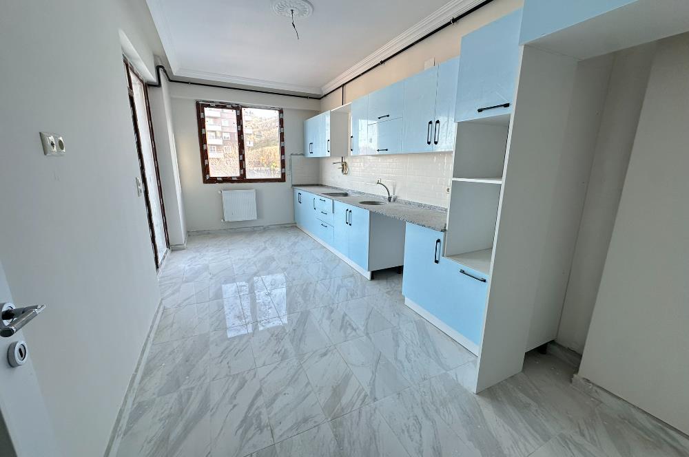 C21 Uzman'dan HaliçPark Sitesi Deniz Manzaralı 3+1