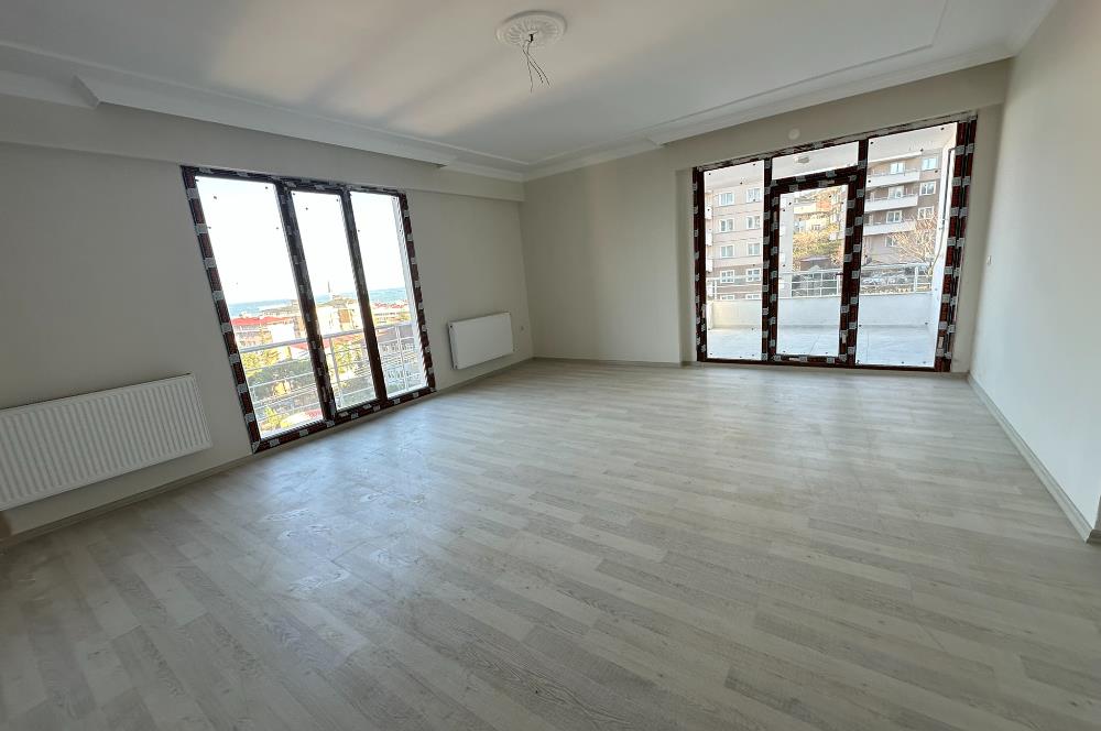 C21 Uzman'dan HaliçPark Sitesi Deniz Manzaralı 3+1