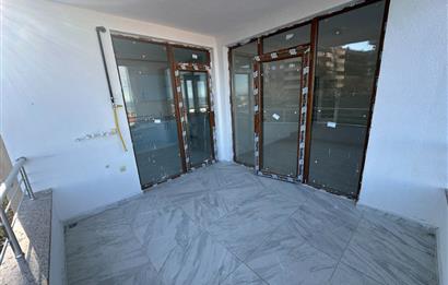 C21 Uzman'dan HaliçPark Sitesi Deniz Manzaralı 3+1