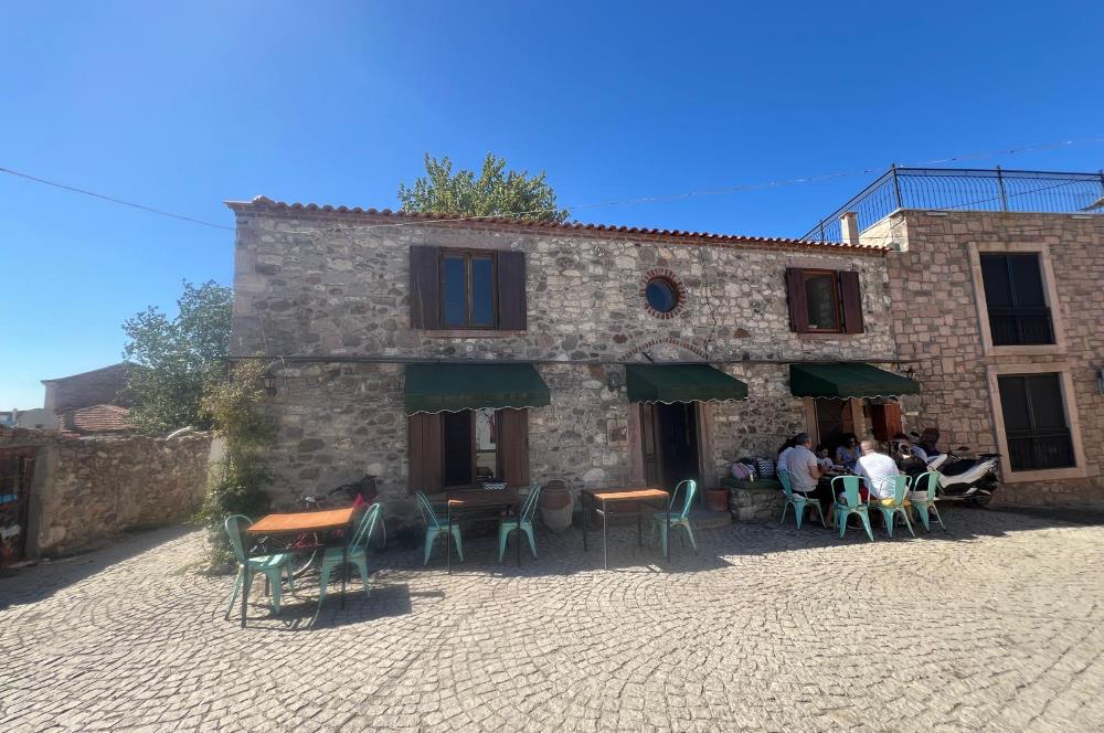 KÜÇÜKKÖY'DE SATILIK BİNA JAZZ BAR !