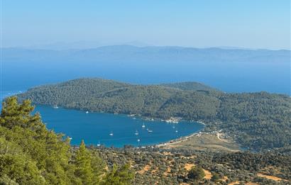 Muğla Akbük Deniz manzaralı Satılık Tarla
