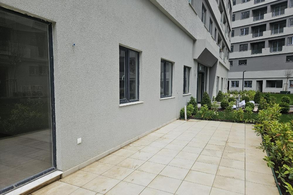 TUZLA ANATOLİA CİTY'DE VERENDA BAHÇE KULLANIMLI EBEVEYN BANYOLU KİRALIK 2+1
